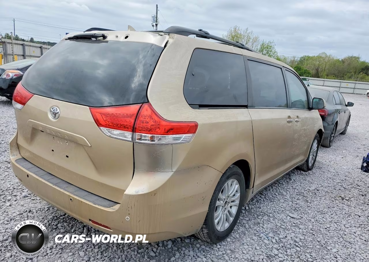2013 Toyota Sienna Xle 8-Passenger VIN:5TDYK3DC4DS296002 - 3