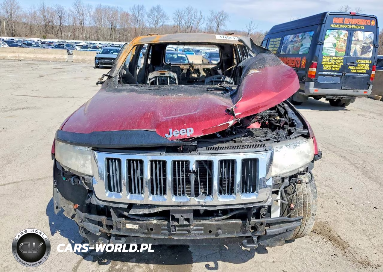 2012 Jeep Grand Cherokee Laredo VIN:1C4RJFAGXCC140546 - 5