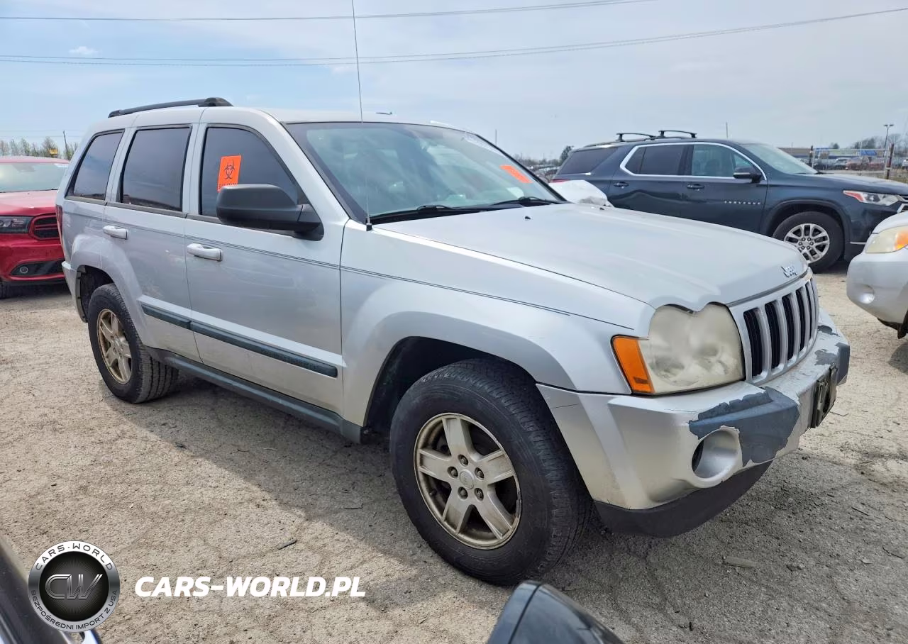 2007 Jeep Grand Cherokee Laredo VIN:1J8GR48K37C559710 - 4