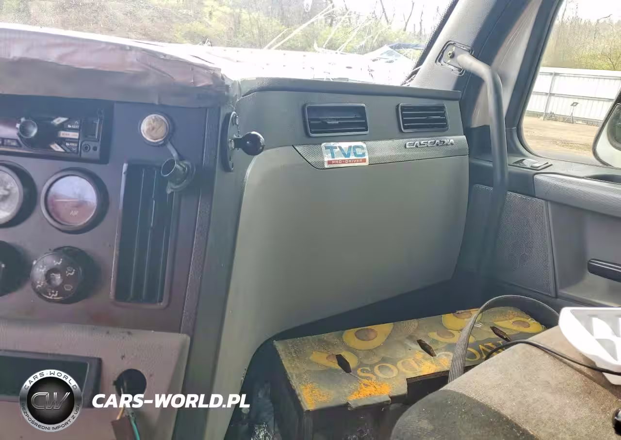 2018 Freightliner Cascadia 126 Semi Truck VIN:3AKJHHDR7JSJT5476 - 5