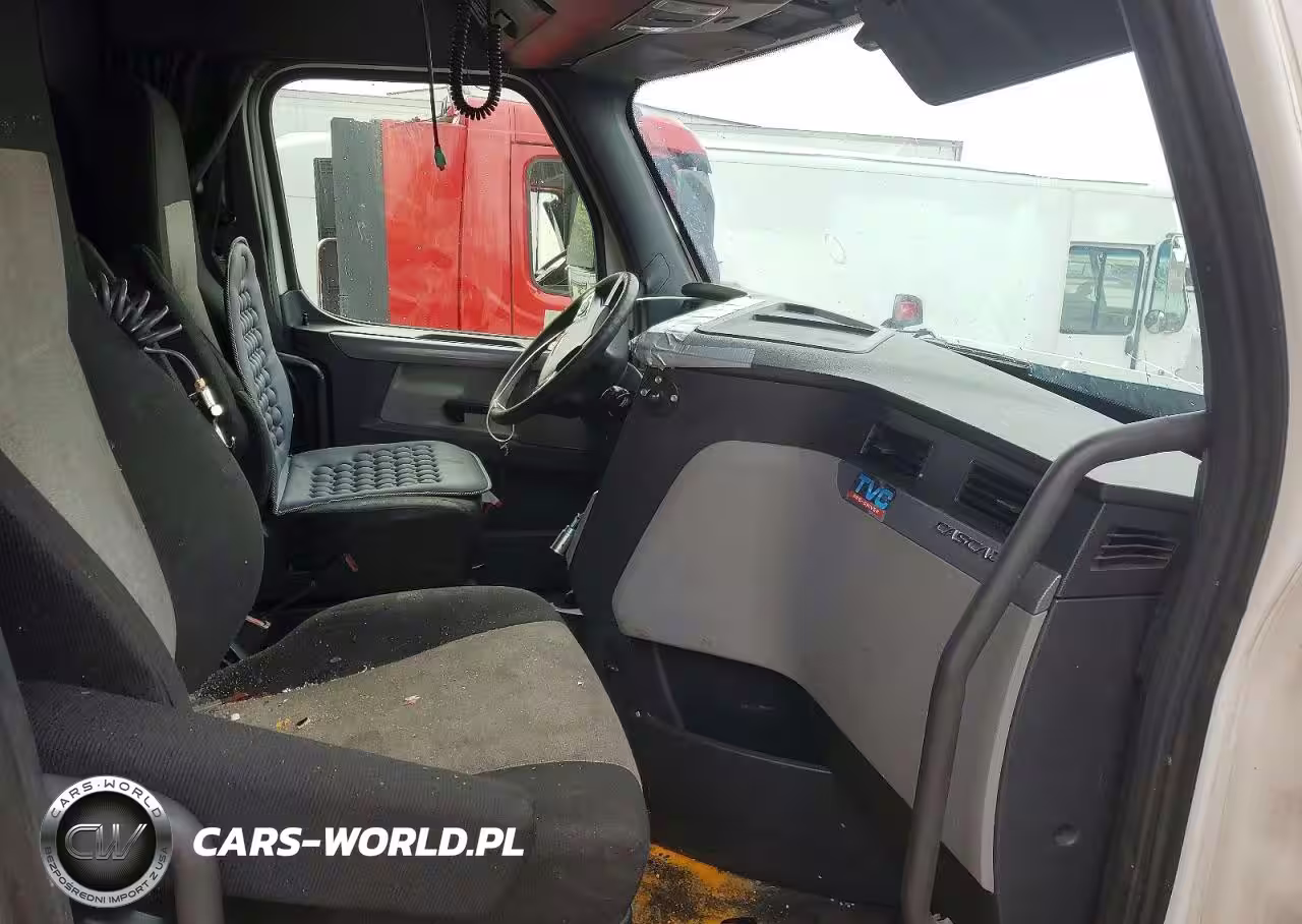 2018 Freightliner Cascadia 126 Semi Truck VIN:3AKJHHDR7JSJT5476 - 6