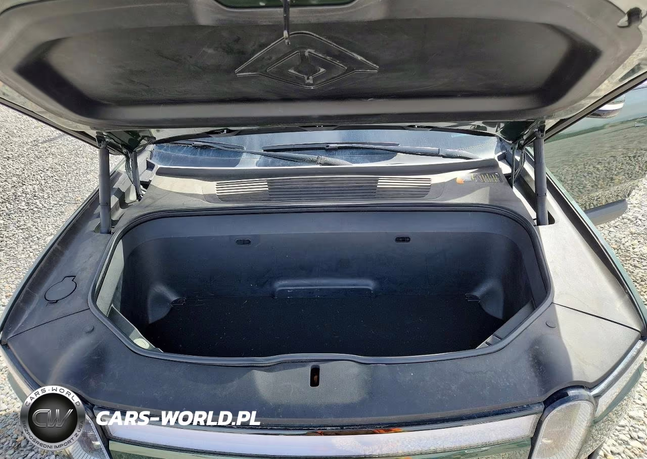 2022 Rivian R1T Adventure VIN:7FCTGAAA1NN006125 - 11