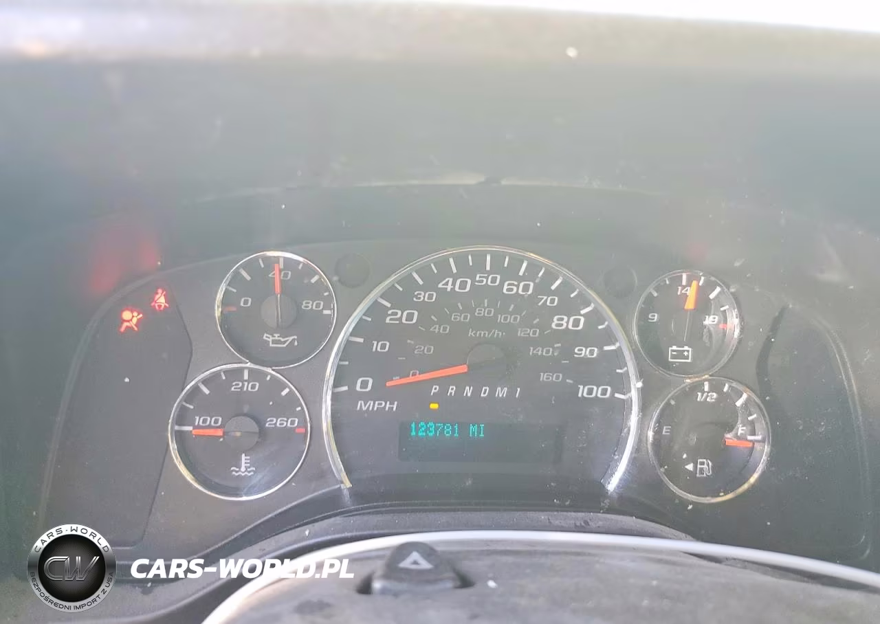 2015 Chevrolet Express G2500 VIN:1GCWGFCF7F1235863 - 9