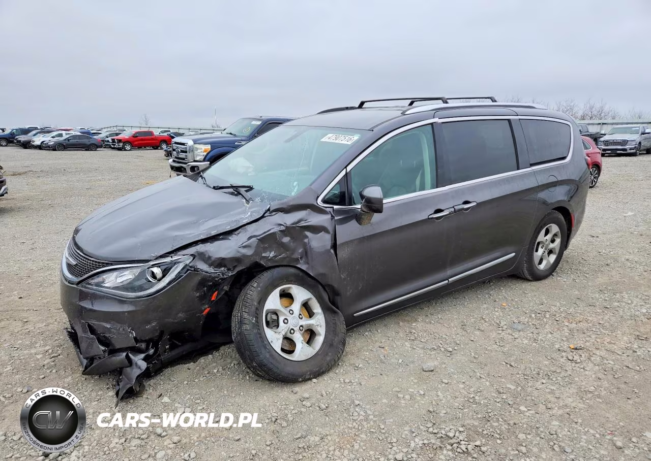 2017 Chrysler Pacifica Touring L Plus