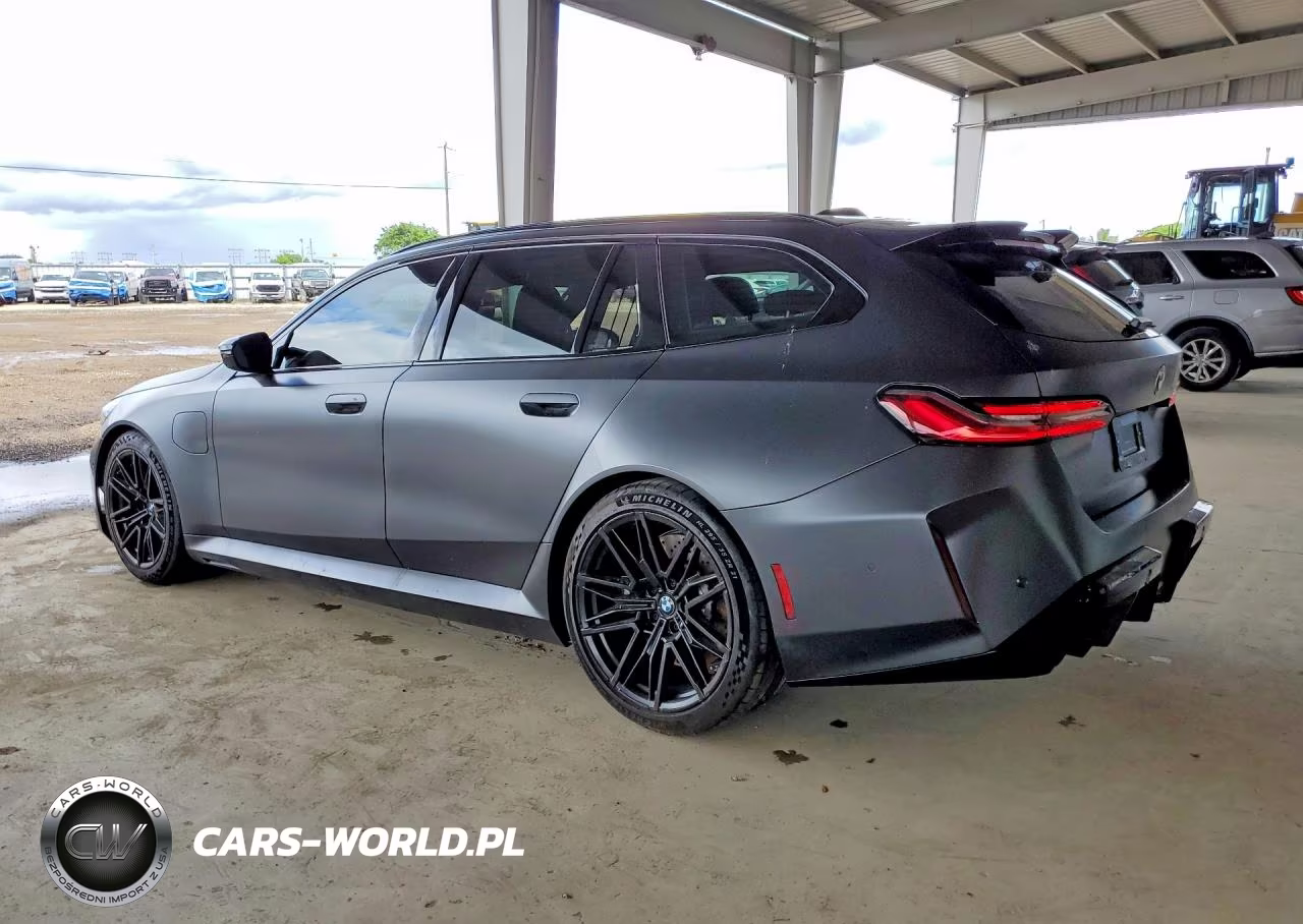 2026 BMW M5 Touring VIN:WBS83GV09TCW16447 - 2