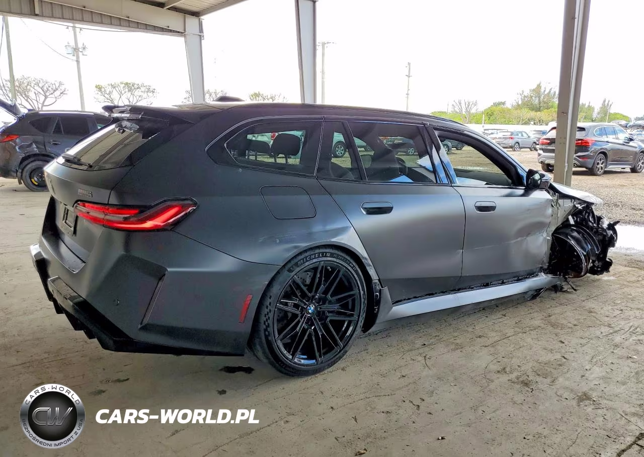 2026 BMW M5 Touring VIN:WBS83GV09TCW16447 - 3