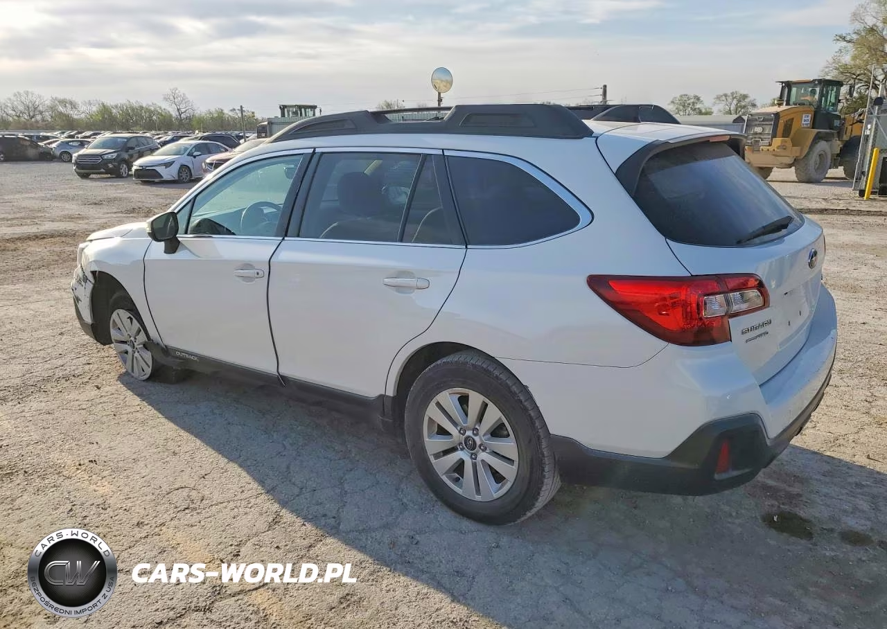 2018 Subaru Outback 2.5I Premium VIN:4S4BSAFC6J3356555 - 2