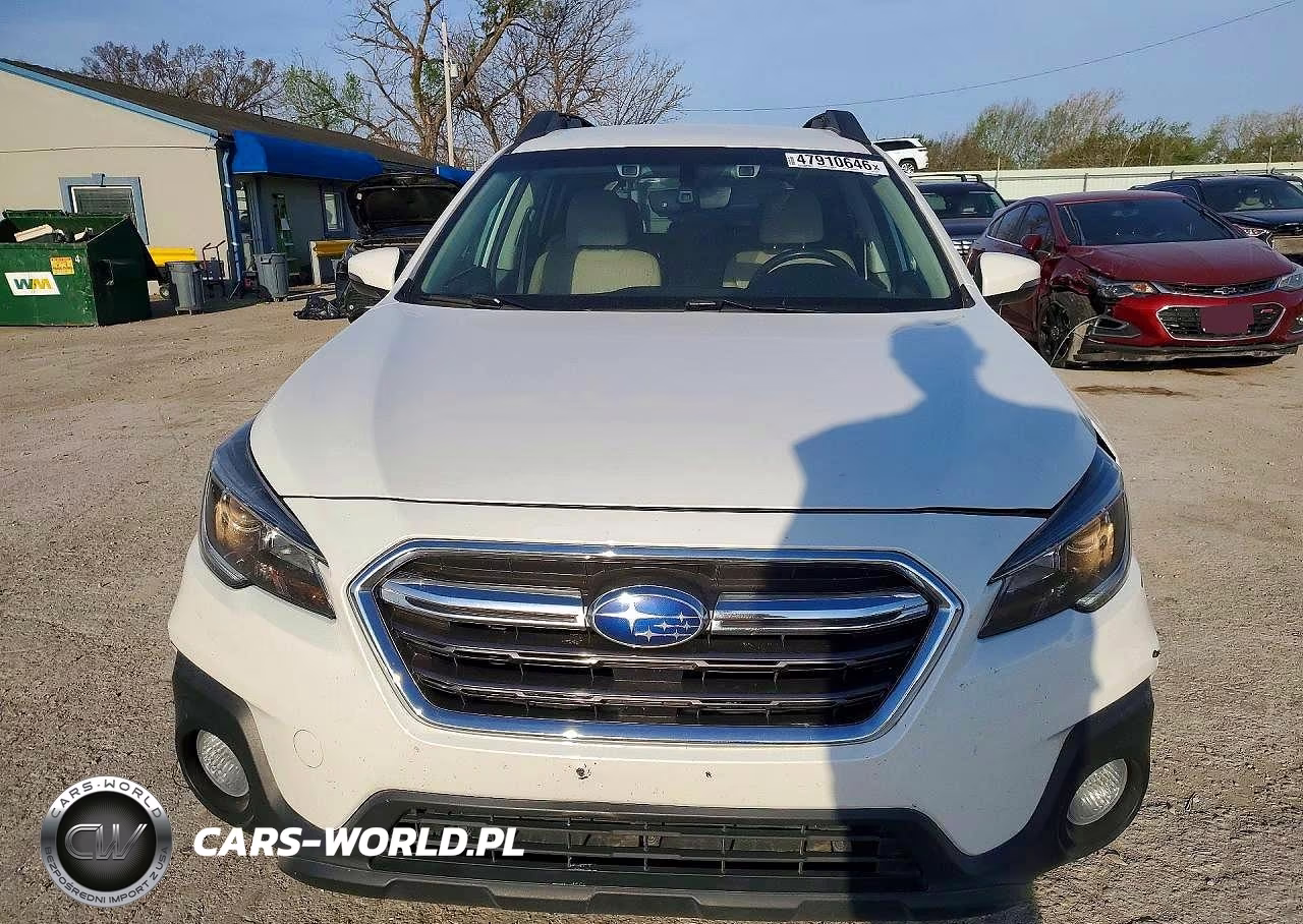 2018 Subaru Outback 2.5I Premium VIN:4S4BSAFC6J3356555 - 5