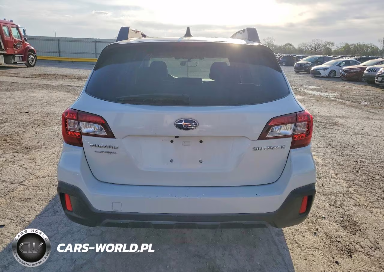 2018 Subaru Outback 2.5I Premium VIN:4S4BSAFC6J3356555 - 6