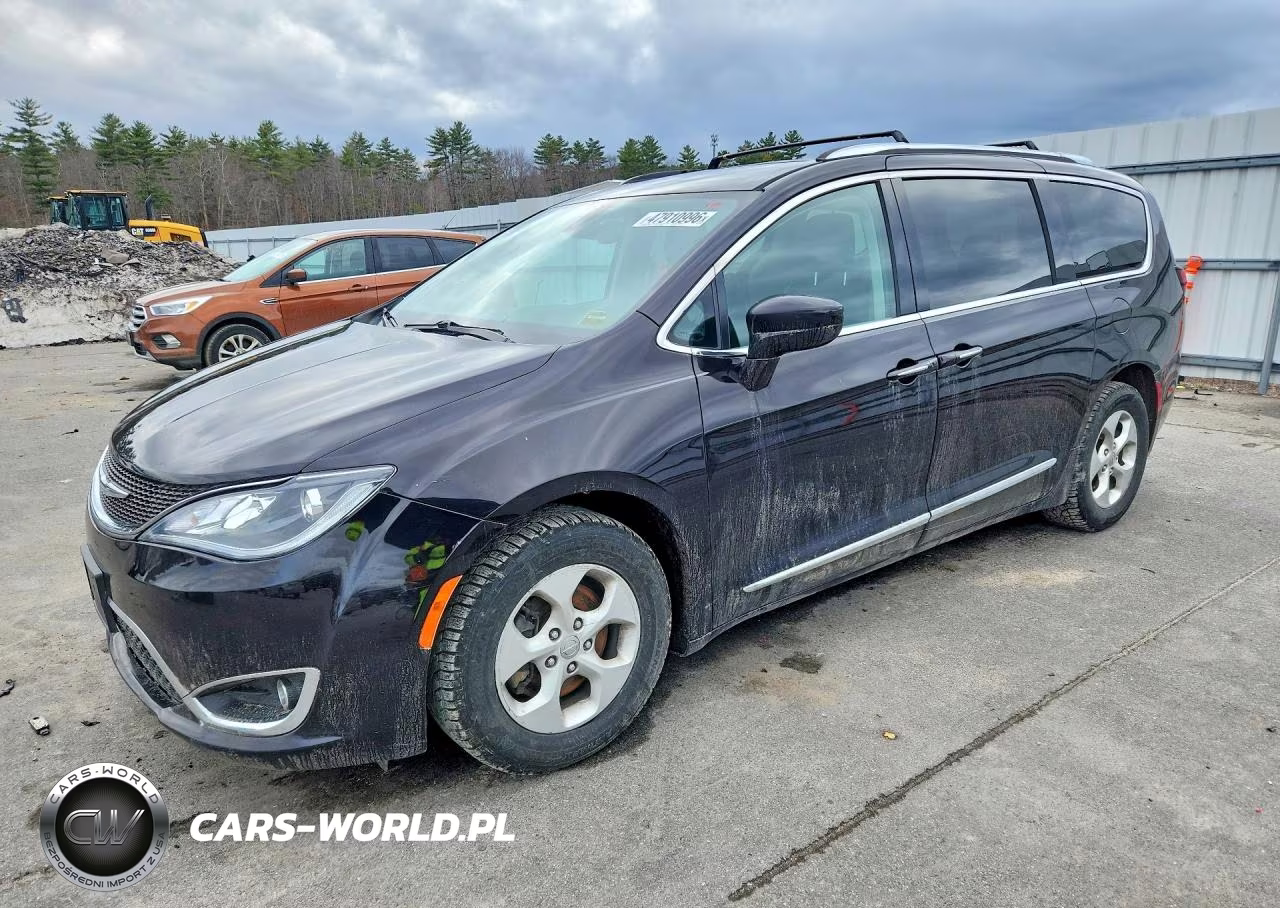 2017 Chrysler Pacifica Touring L Plus