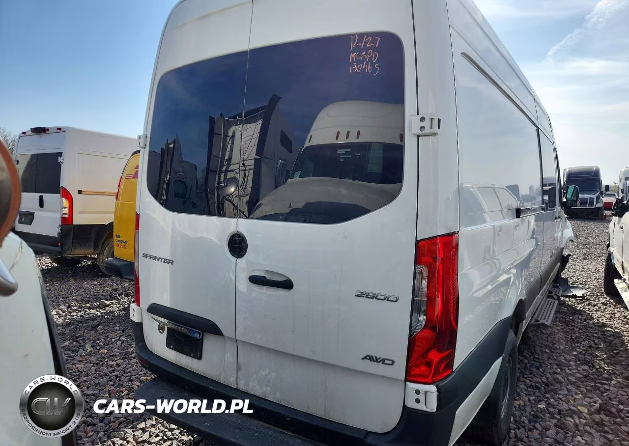 2024 Mercedes Benz Sprinter 2500 Delivery Van VIN:W1W4NCVY5RT163536 - 3