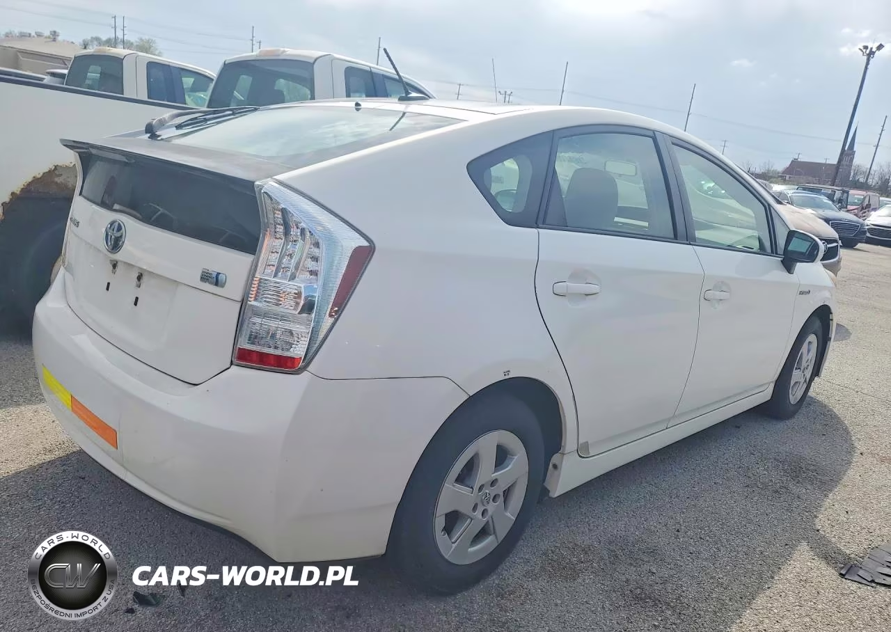 2011 Toyota Prius Two VIN:JTDKN3DU8B5270690 - 3