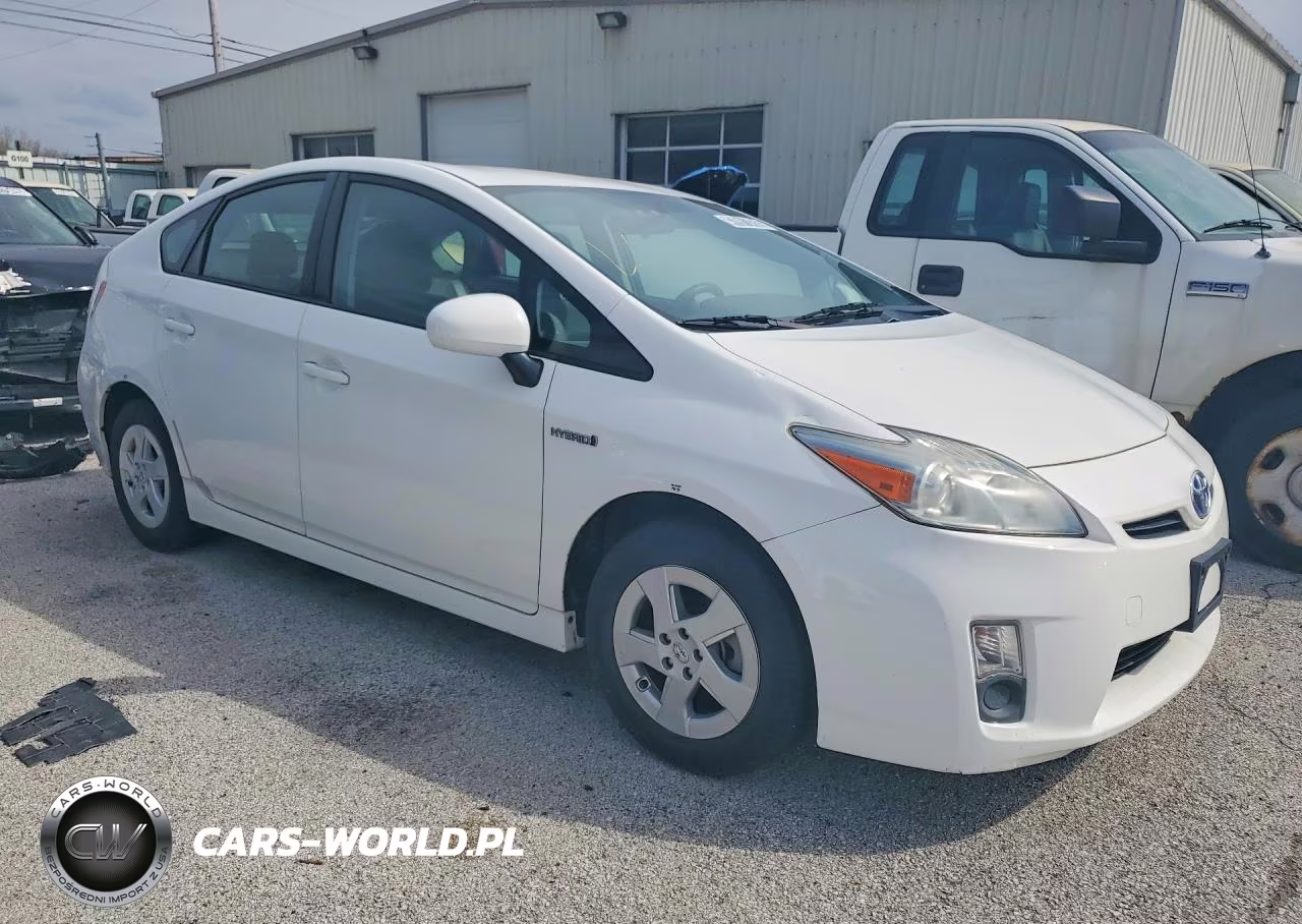 2011 Toyota Prius Two VIN:JTDKN3DU8B5270690 - 4