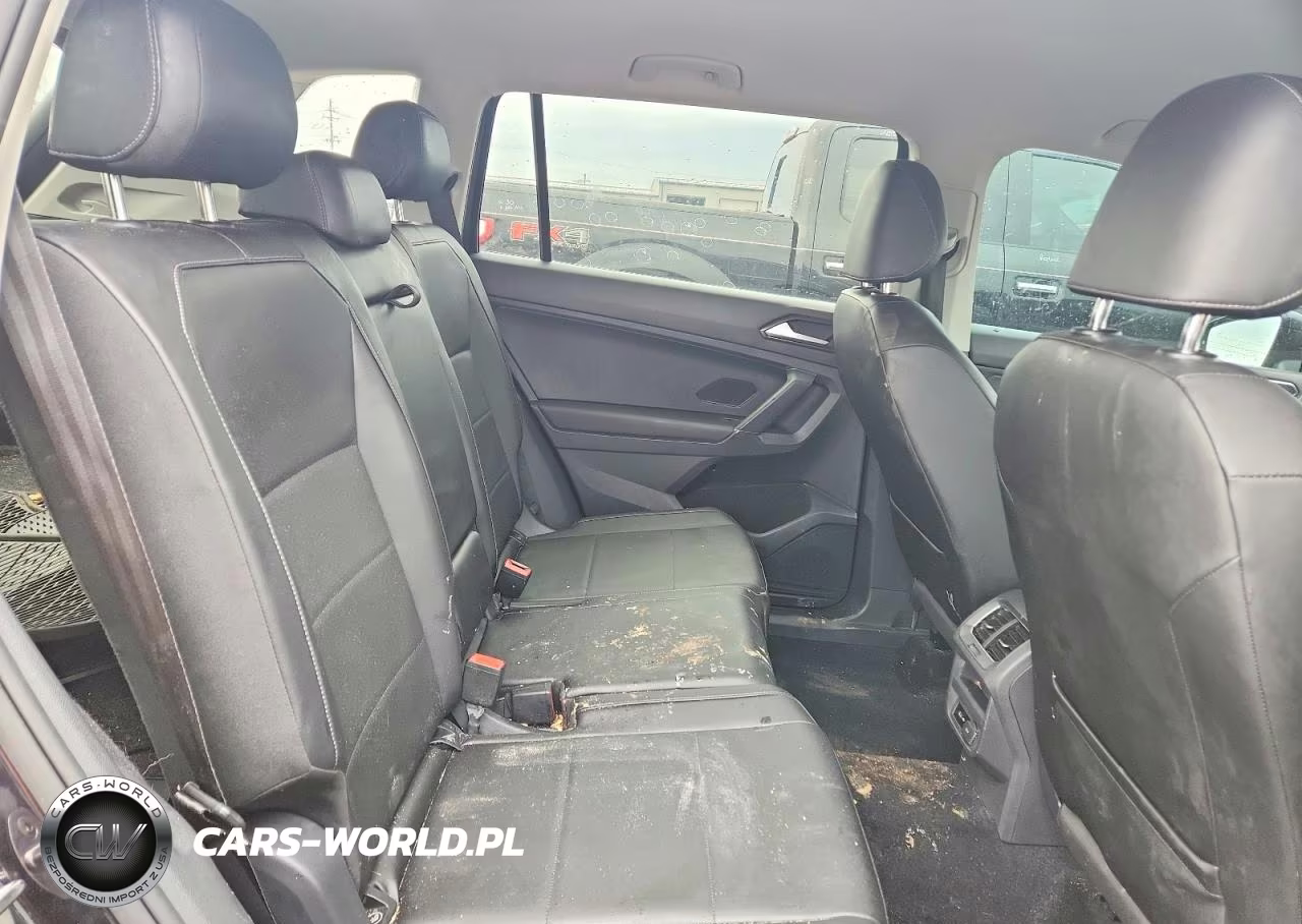 2018 Volkswagen Tiguan VIN:3VV2B7AX2JM075211 - 11