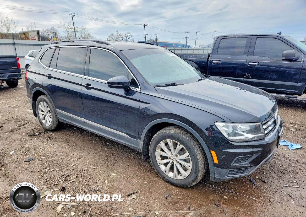 2018 Volkswagen Tiguan VIN:3VV2B7AX2JM075211 - 4