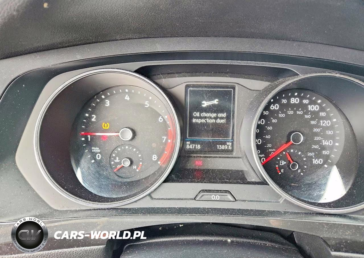 2018 Volkswagen Tiguan VIN:3VV2B7AX2JM075211 - 9