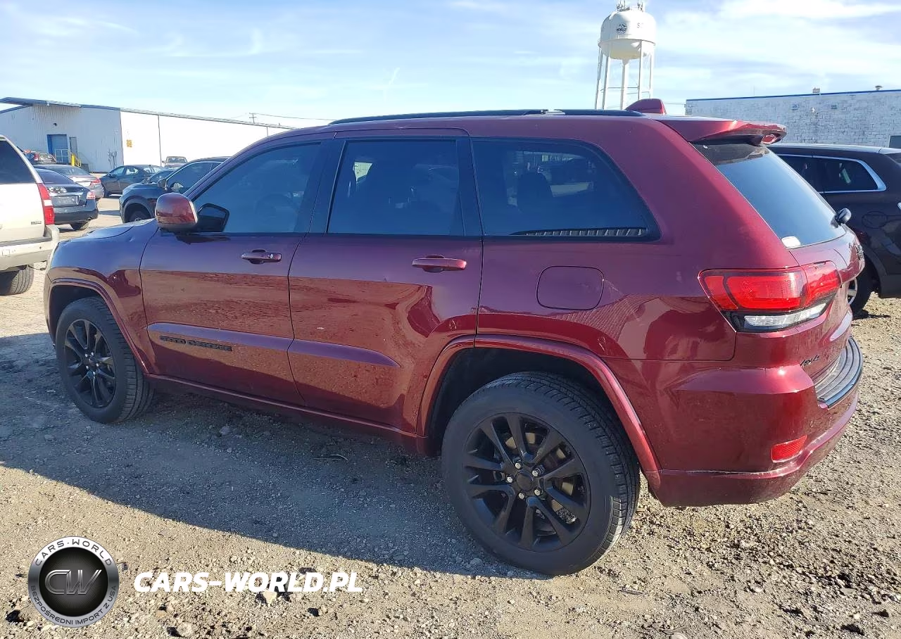 2018 Jeep Grand Cherokee Laredo VIN:1C4RJFAG2JC390795 - 2