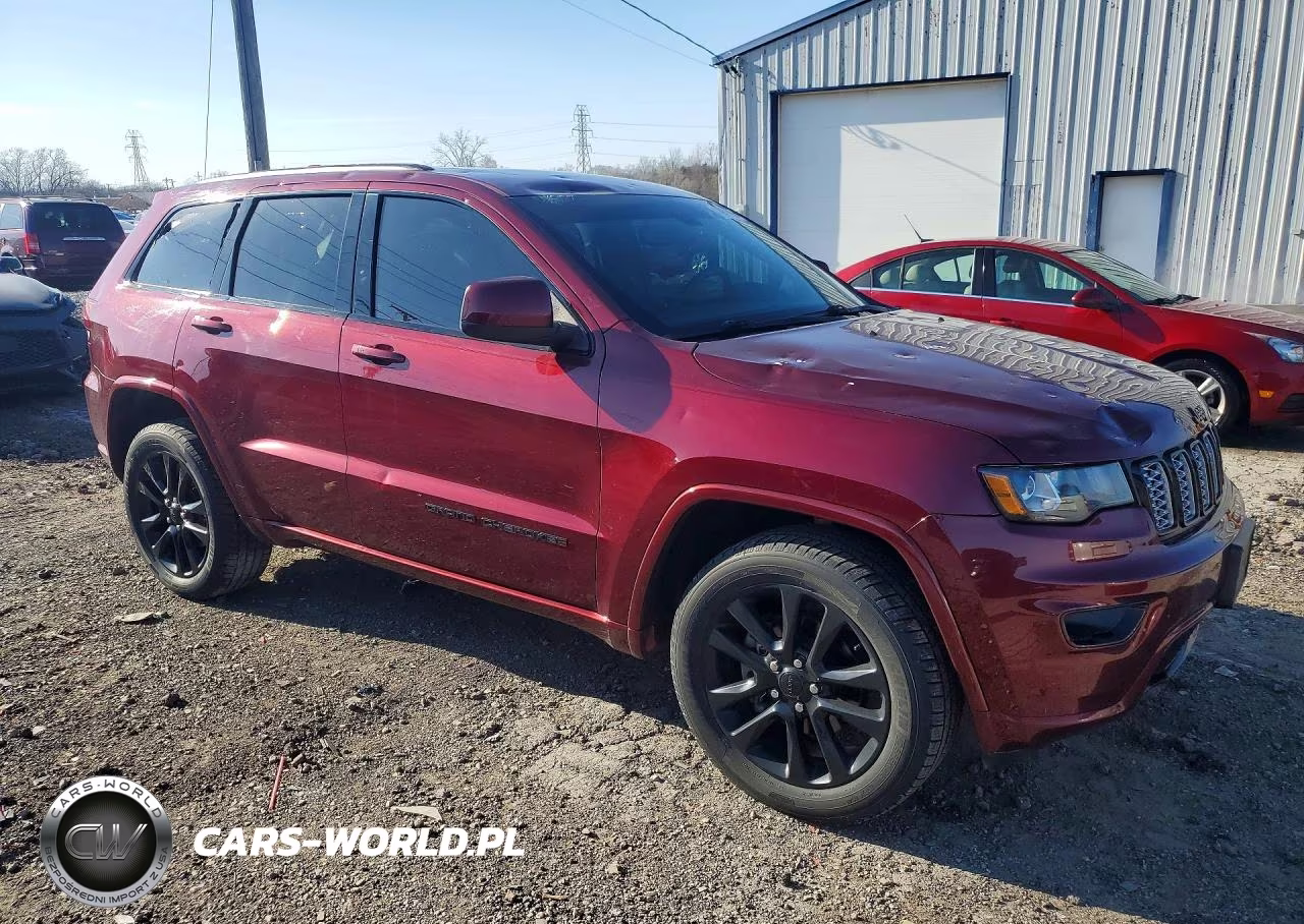 2018 Jeep Grand Cherokee Laredo VIN:1C4RJFAG2JC390795 - 4