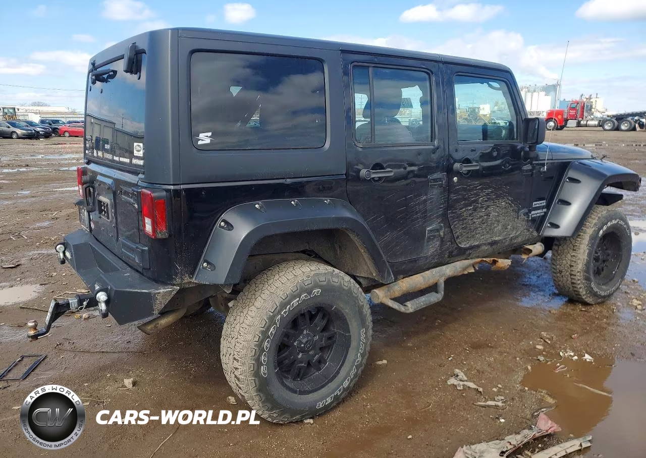 2013 Jeep Wrangler Unlimited Sport VIN:1C4BJWDG0DL590771 - 3