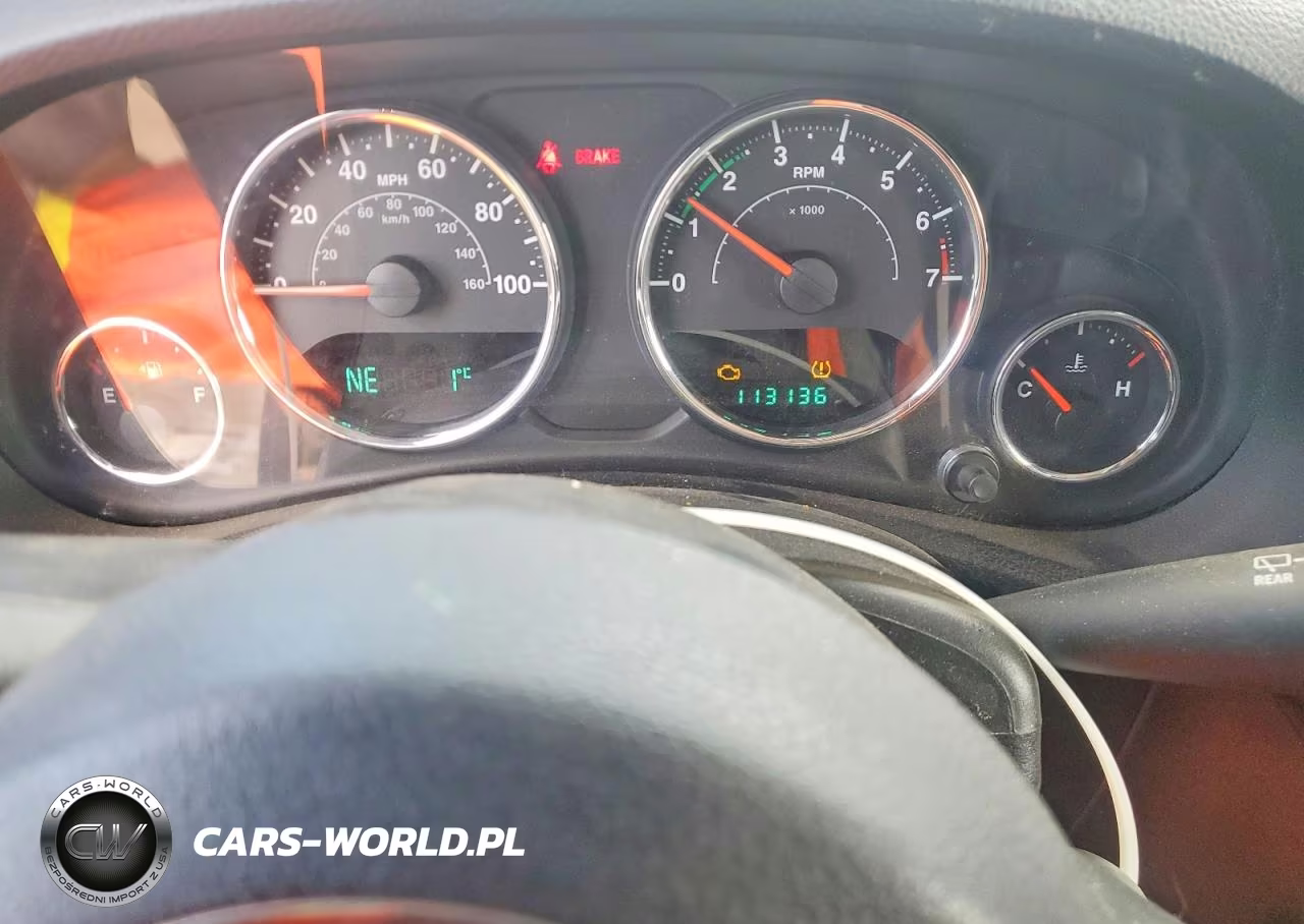 2013 Jeep Wrangler Unlimited Sport VIN:1C4BJWDG0DL590771 - 9