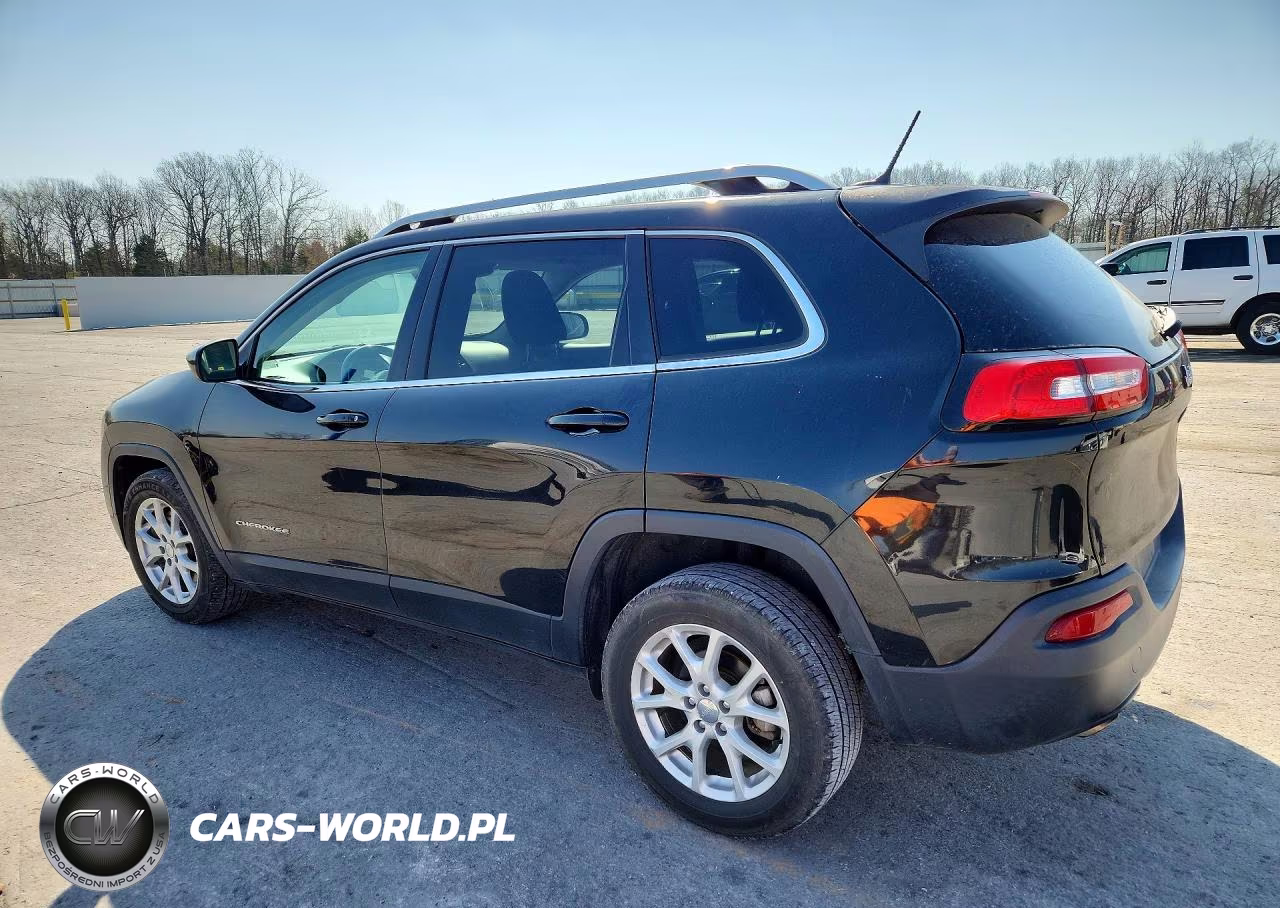 2015 Jeep Cherokee Latitude VIN:1C4PJLCB8FW700123 - 2