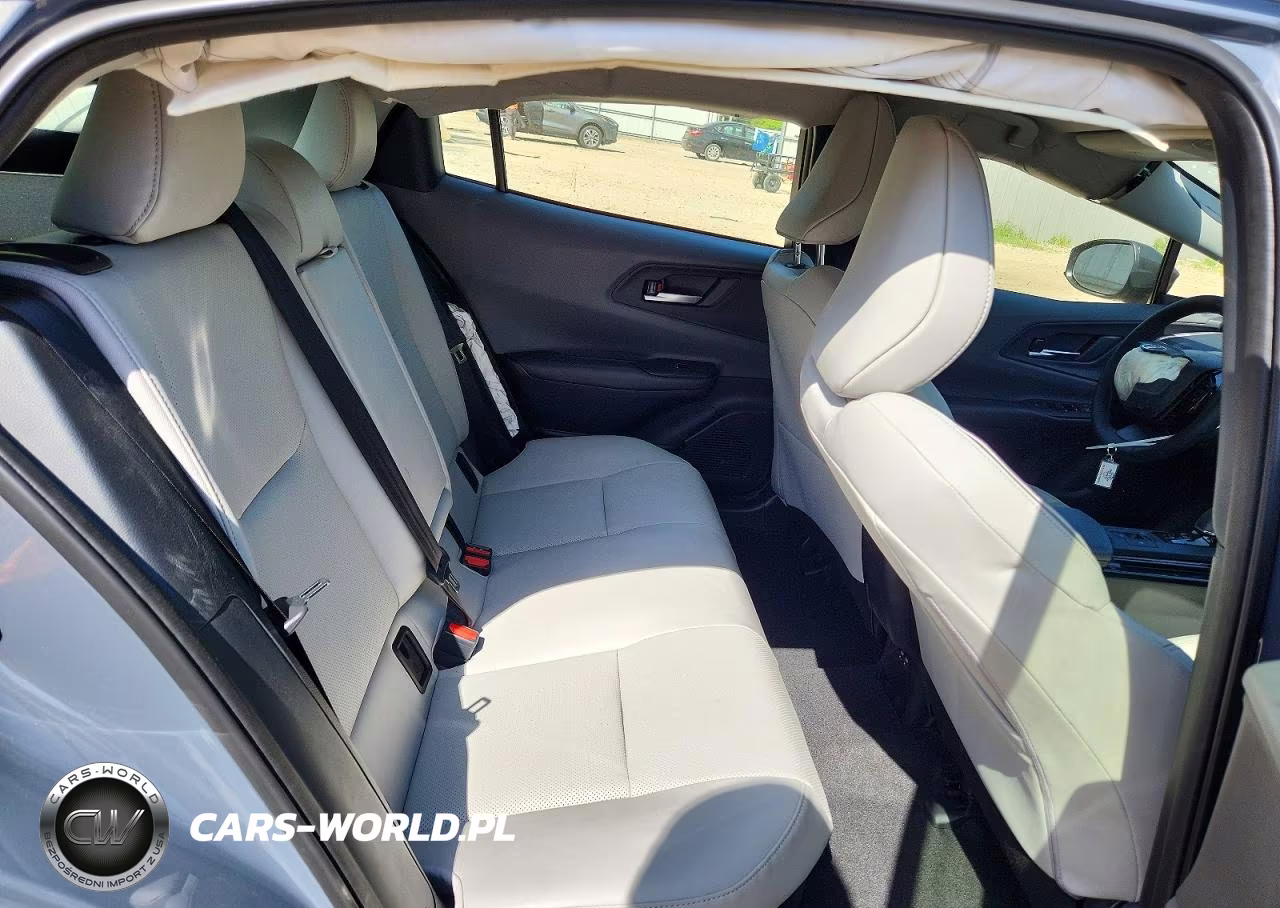 2026 Toyota Prius Xle VIN:JTDACAAU9T3074944 - 10