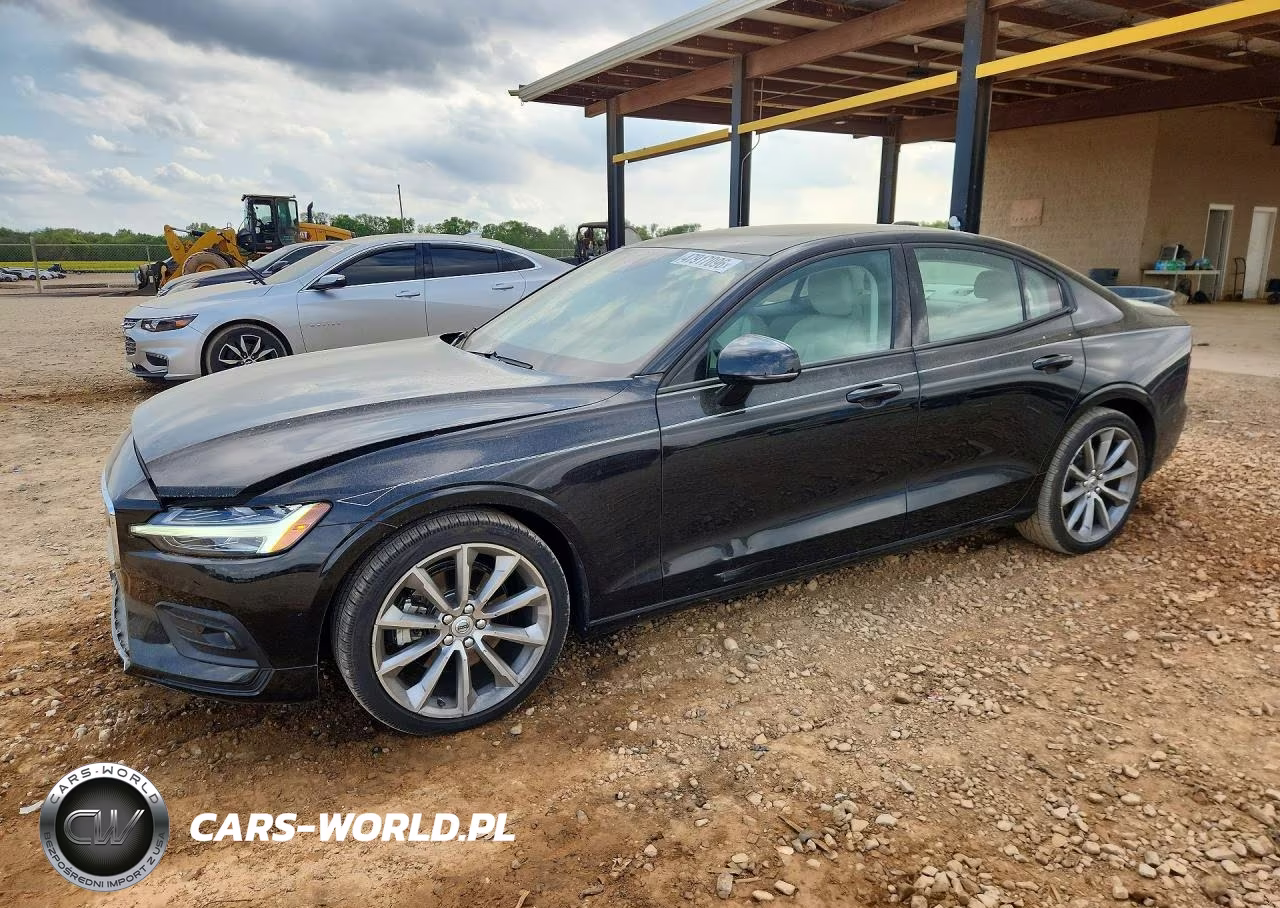 2021 Volvo S60 T5 Momentum