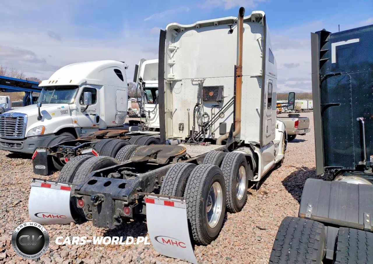 2019 Kenworth T680 Semi Truck VIN:1XKYDP9X5KJ254692 - 4