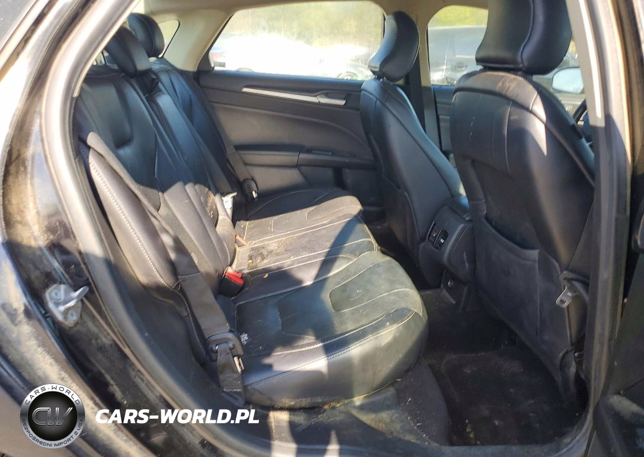 2019 Ford Fusion Titanium VIN:3FA6P0D97KR104752 - 10