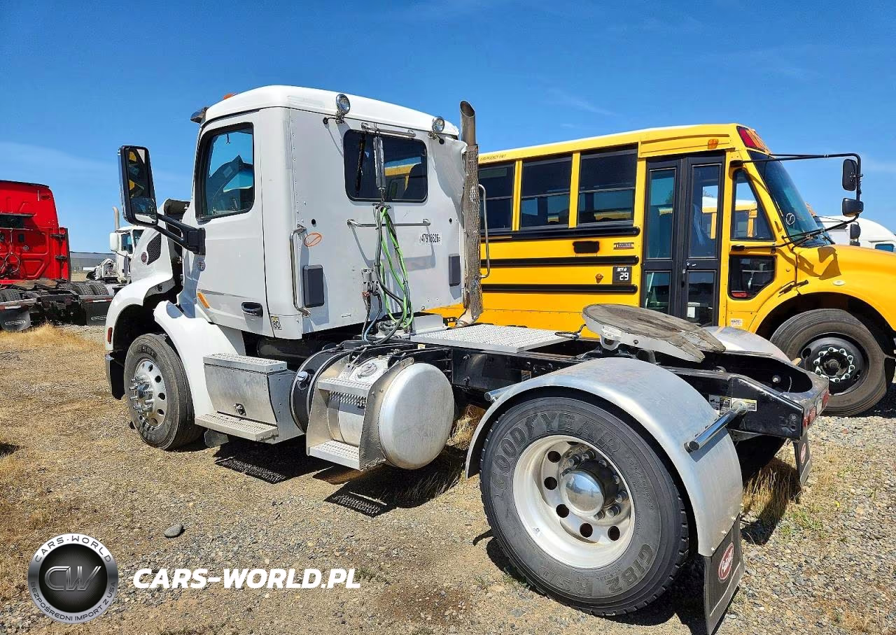 2021 Peterbilt 579 Semi Truck VIN:1XPBAK8X4MD760819 - 3