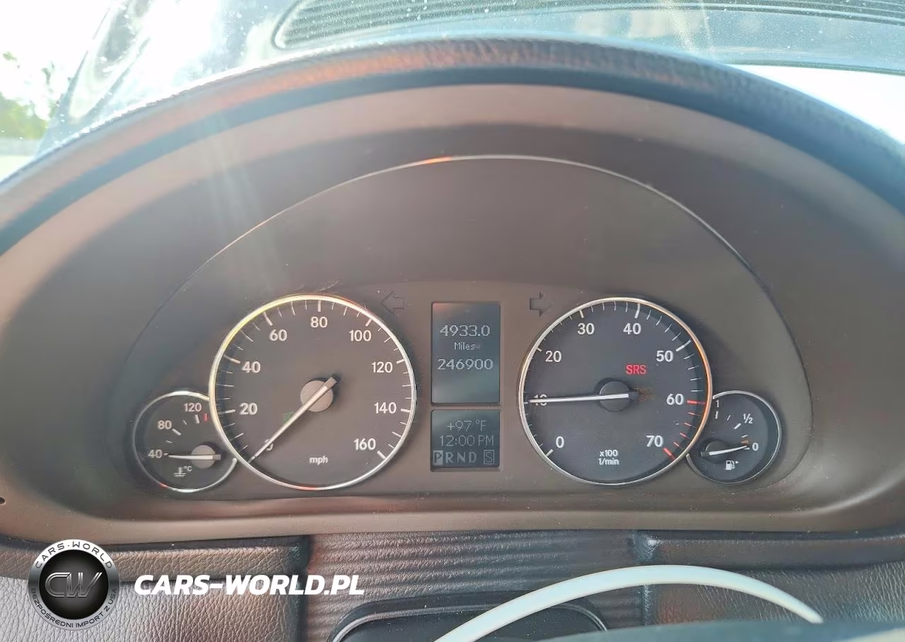 2005 Mercedes-Benz C 230K Sport Sedan VIN:WDBRF40J75F560977 - 9