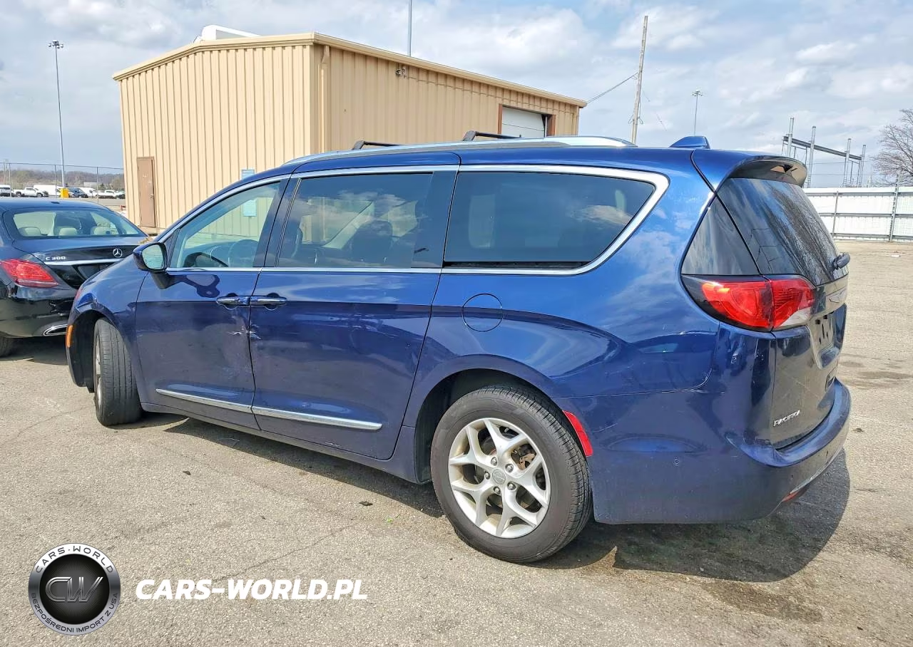 2017 Chrysler Pacifica Touring L Plus VIN:2C4RC1EG4HR579439 - 2