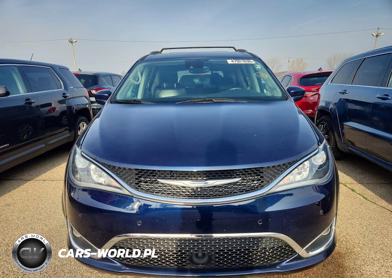 2017 Chrysler Pacifica Touring L Plus VIN:2C4RC1EG4HR579439 - 5