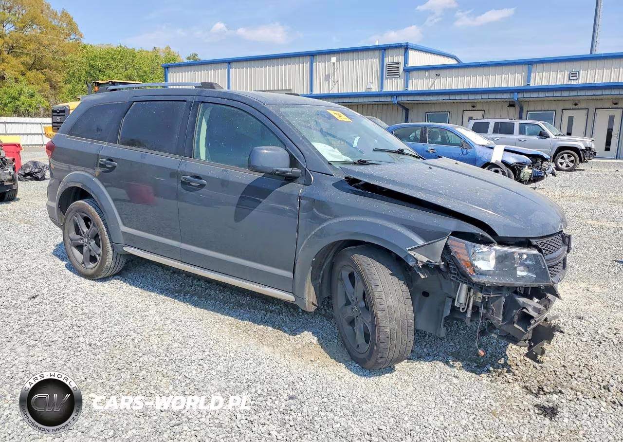 2018 Dodge Journey Crossroad VIN:3C4PDCGG7JT338944 - 4