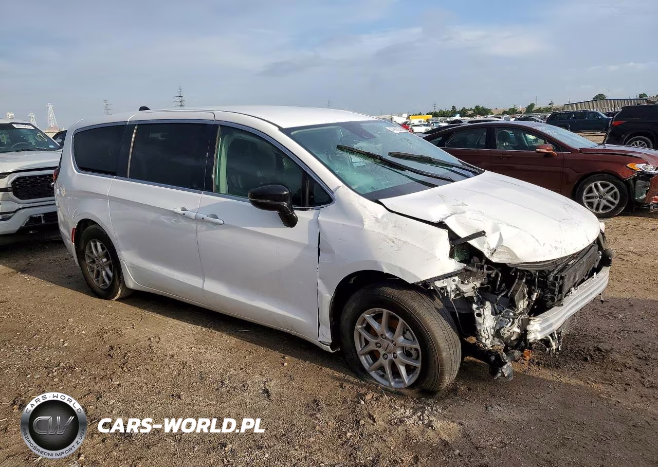 2024 Chrysler Pacifica Touring L VIN:2C4RC1BG1RR125218 - 4