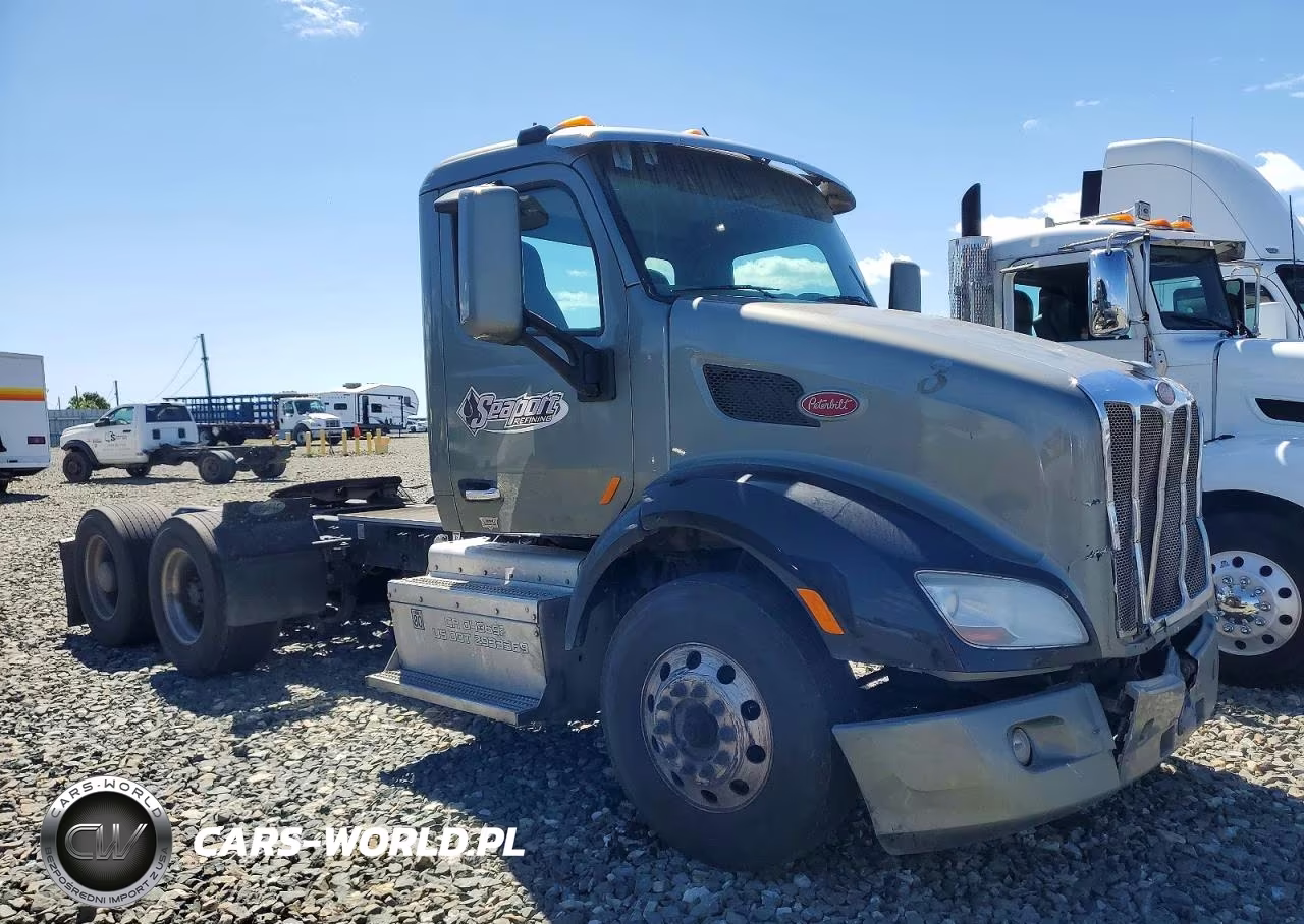 2016 Peterbilt 579 Semi Truck