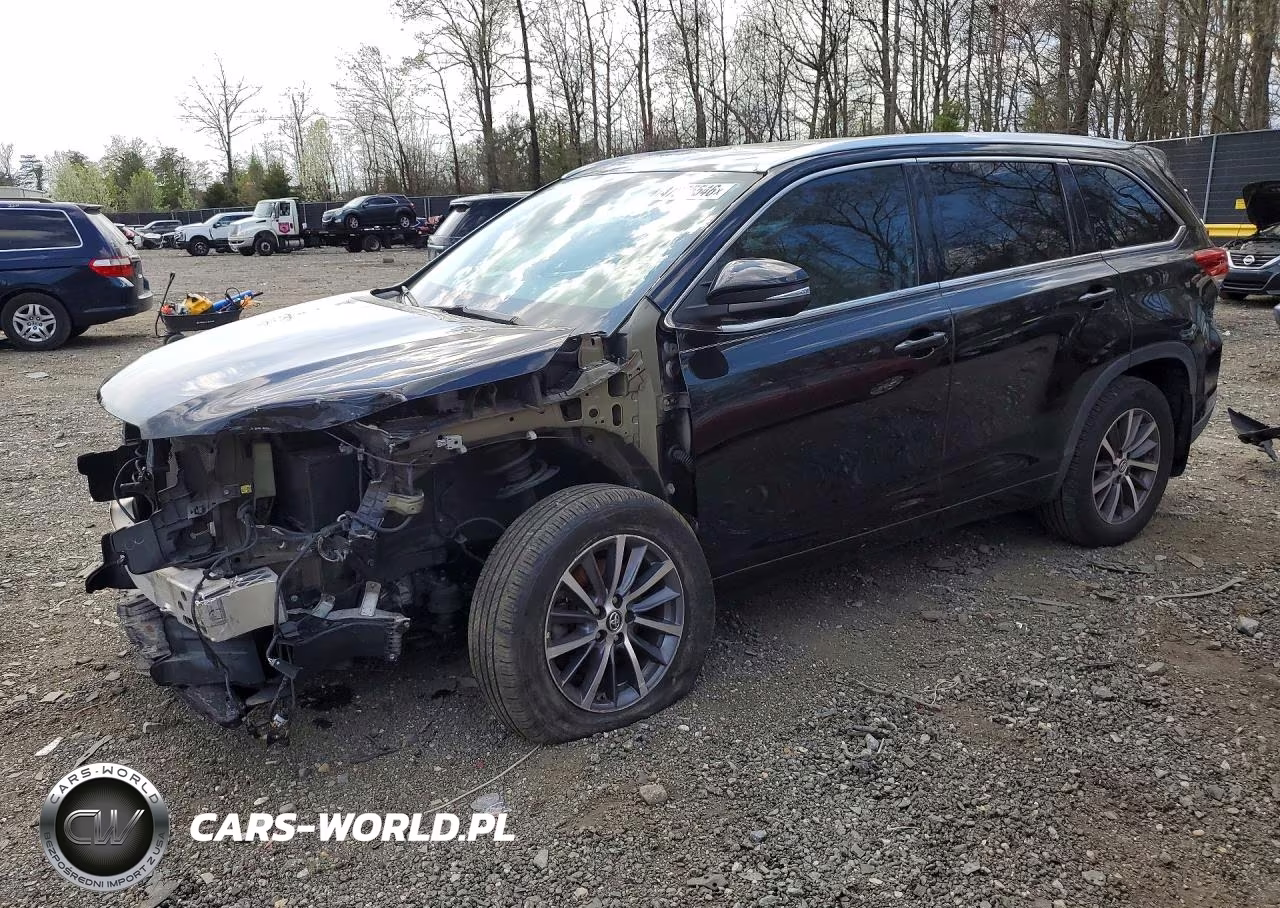 2018 Toyota Highlander Xle VIN:5TDJZRFH8JS543123 - 1