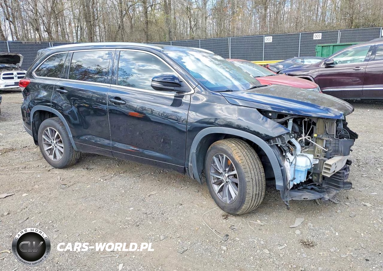 2018 Toyota Highlander Xle VIN:5TDJZRFH8JS543123 - 4