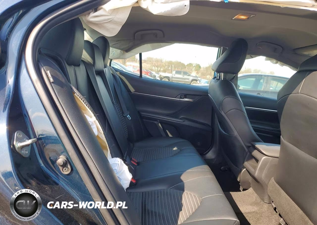 2020 Toyota Camry Se VIN:4T1G11AKXLU900544 - 10