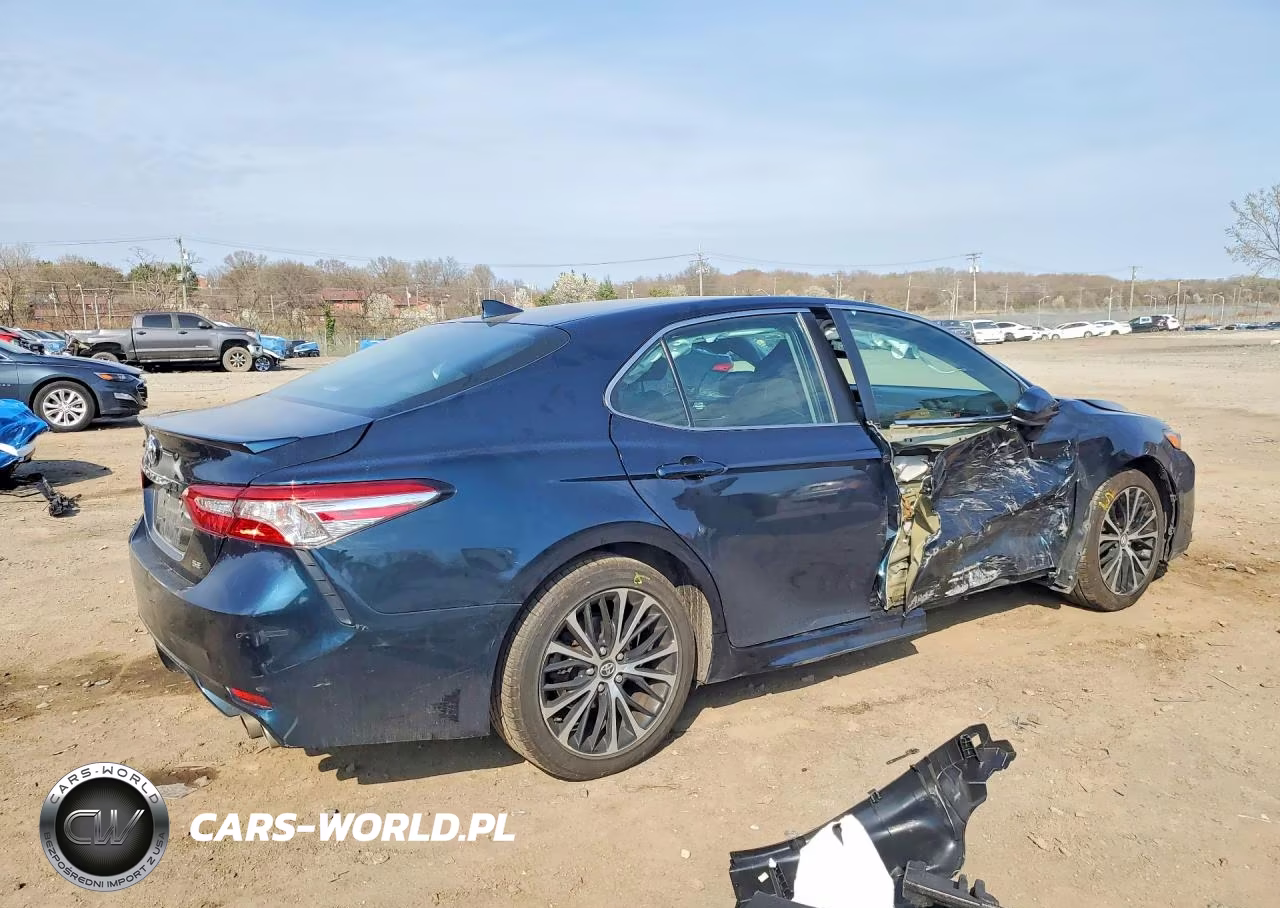 2020 Toyota Camry Se VIN:4T1G11AKXLU900544 - 3