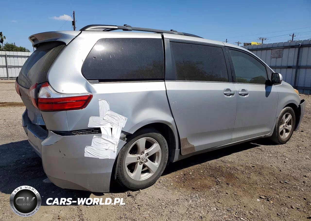 2016 Toyota Sienna VIN:5TDKK3DC5GS696967 - 3