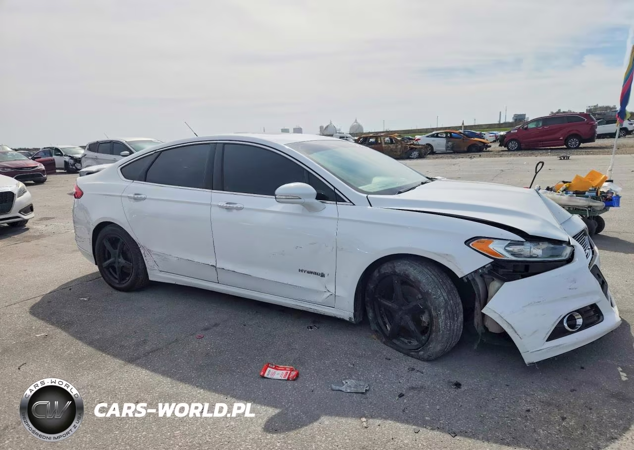 2015 Ford Fusion Titanium Hev VIN:3FA6P0RU7FR114006 - 4