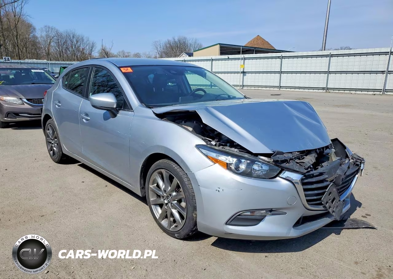 2018 Mazda 3 Touring VIN:3MZBN1L37JM181356 - 4