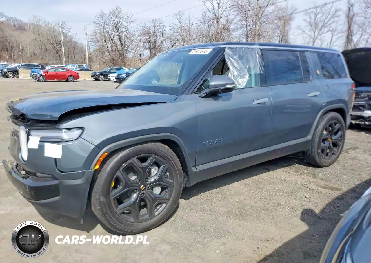 2025 Rivian R1S Adventure