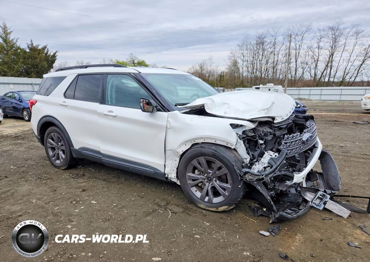 2022 Ford Explorer Xlt VIN:1FMSK8DH6NGA72333 - 4