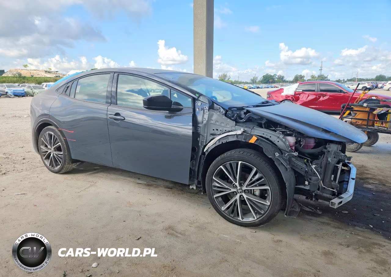 2025 Toyota Prius Xle VIN:JTDACAAU6S3057503 - 4