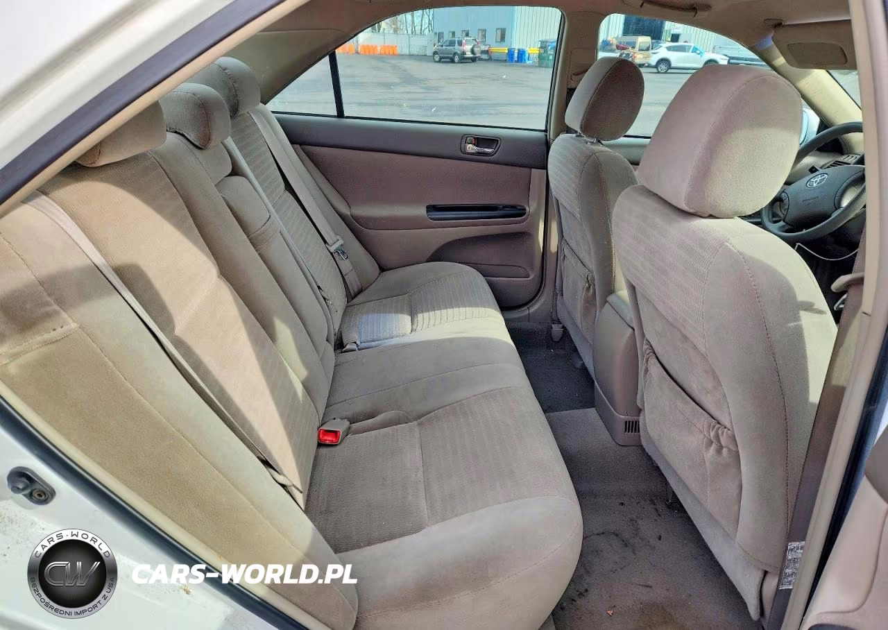 2005 Toyota Camry Le VIN:4T1BE32K15U600399 - 10
