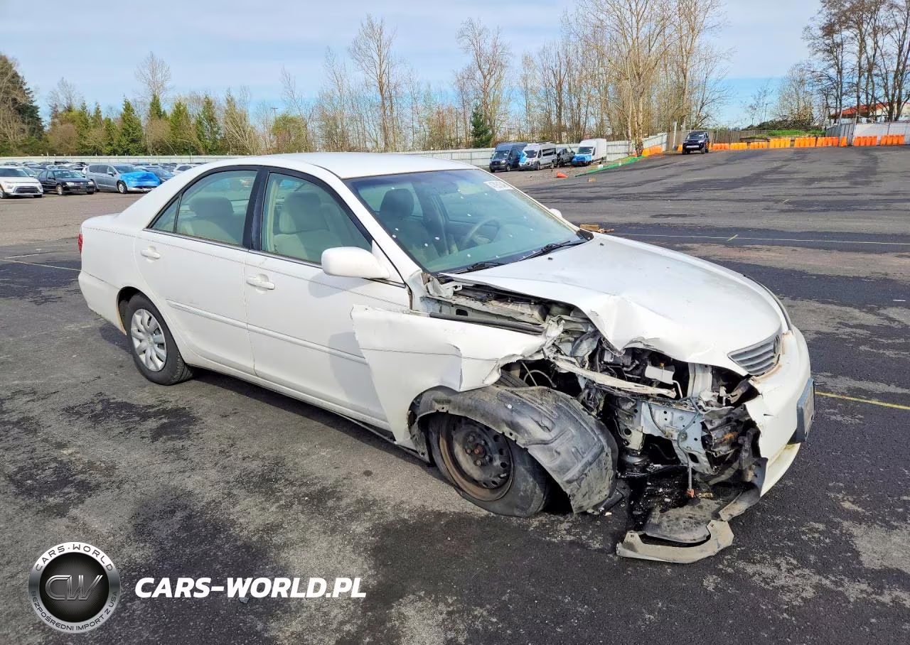 2005 Toyota Camry Le VIN:4T1BE32K15U600399 - 4