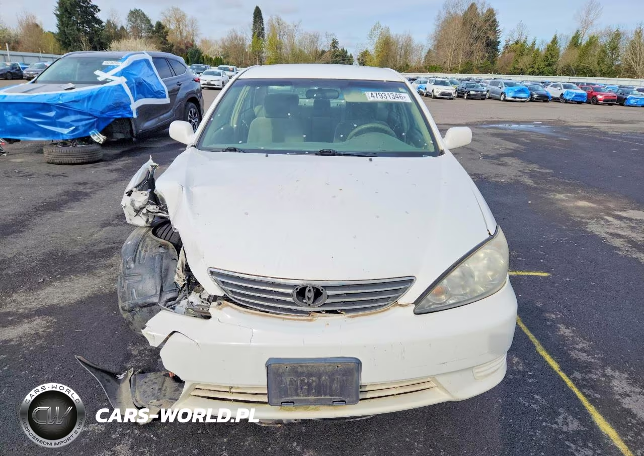 2005 Toyota Camry Le VIN:4T1BE32K15U600399 - 5