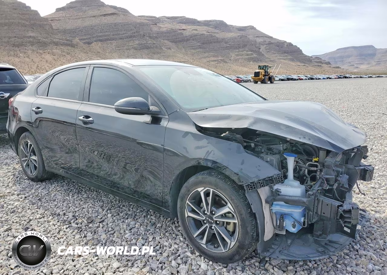 2024 Kia Forte Lxs VIN:3KPF24AD9RE696083 - 4